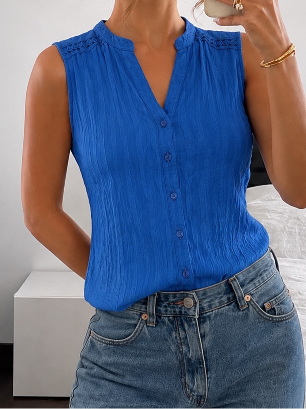 Sleeveless Button-Front Blue Women's Top